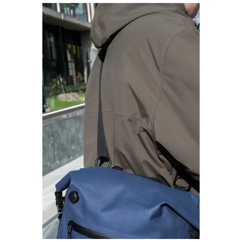 Brompton Borough Waterproof Bag Small in Navy-10